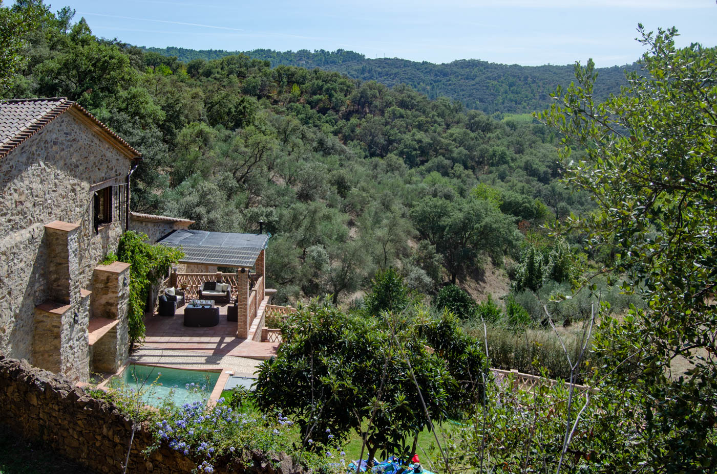 Propiedad vista desde el camino 